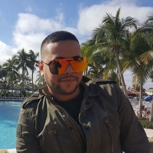 Meet your Posher, Javier roberto